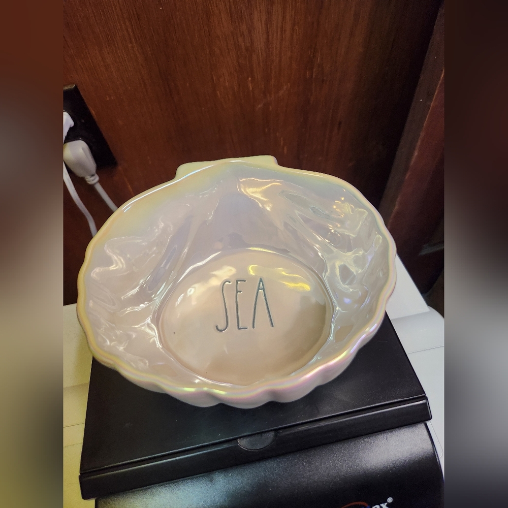 Rae Dunn Bowl SEA Shell Shape Irridescent New